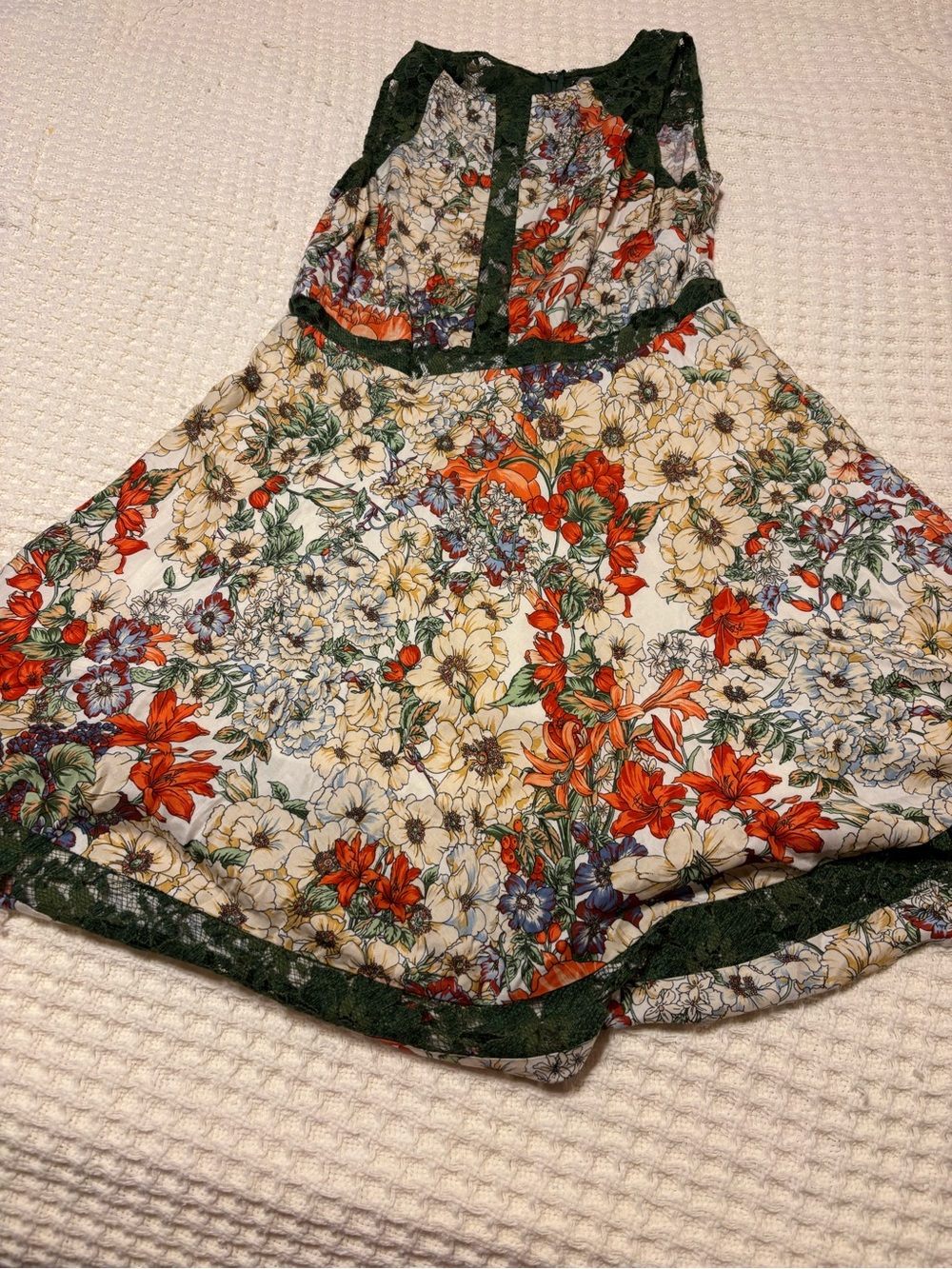 Floral Lace-Trim Sleeveless Dress in Green and Multi